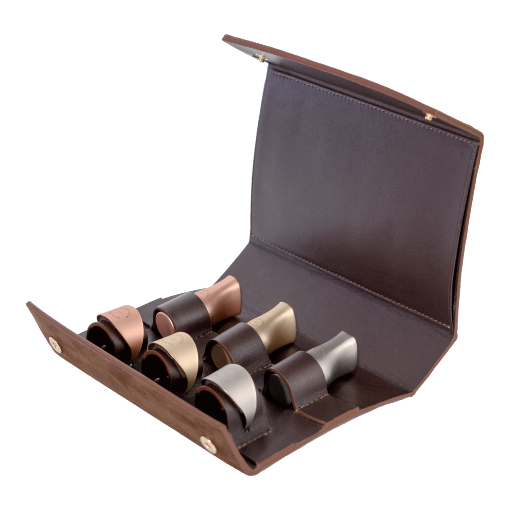 High quality wine bottle stoppers and wine stop drops in leather case L'Atelier du Vin